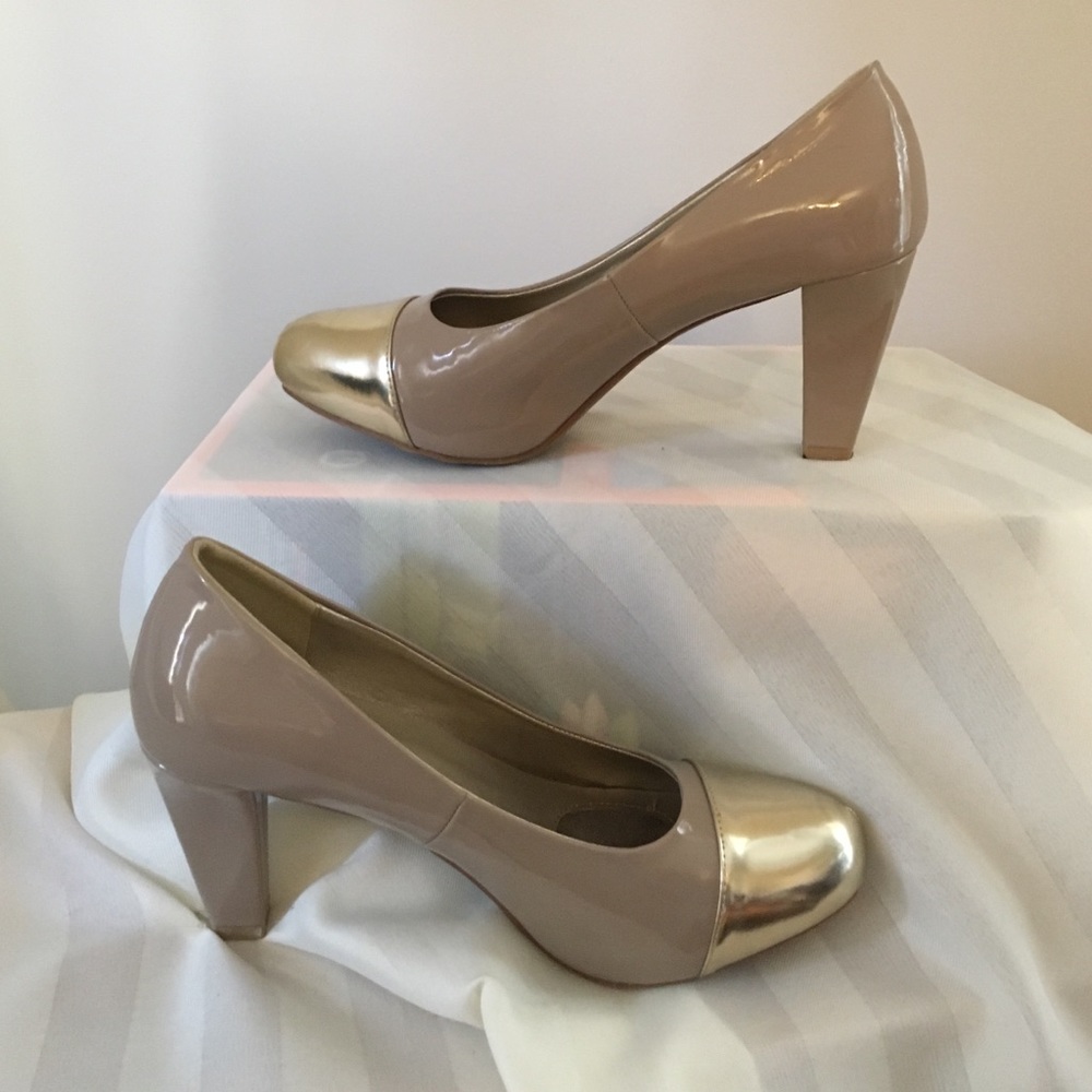 Nudes with Gold Toes Sz 10M